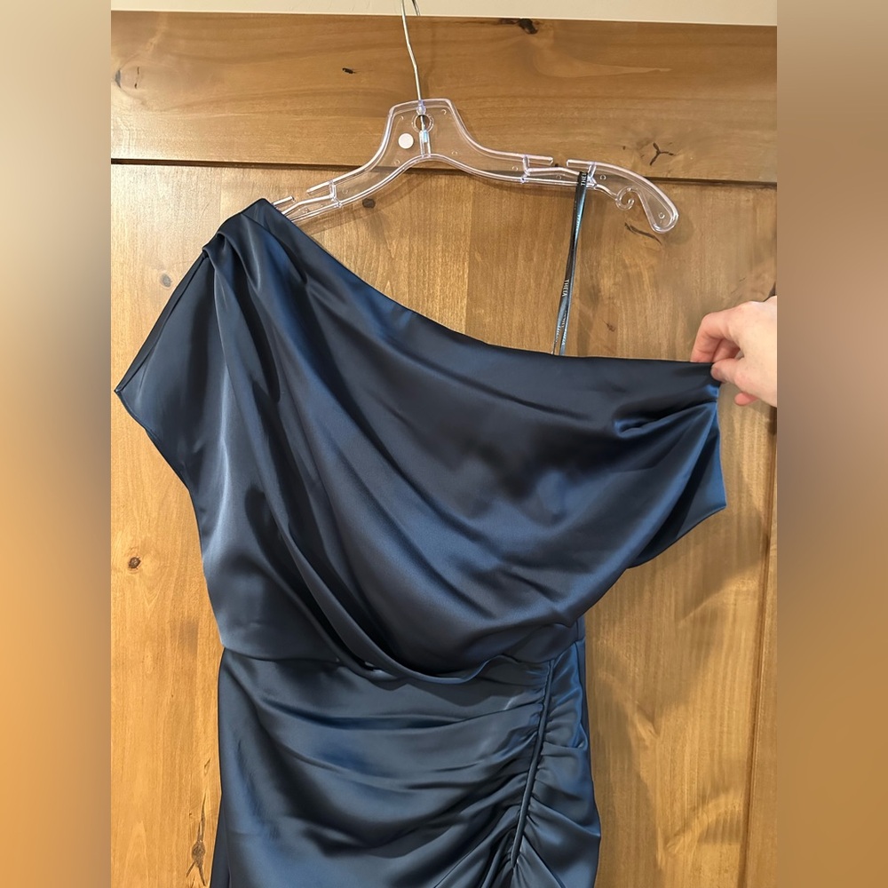 Theia Kacey Off-Shoulder Navy One-Shoulder Evening Gown - Picture 4 of 6